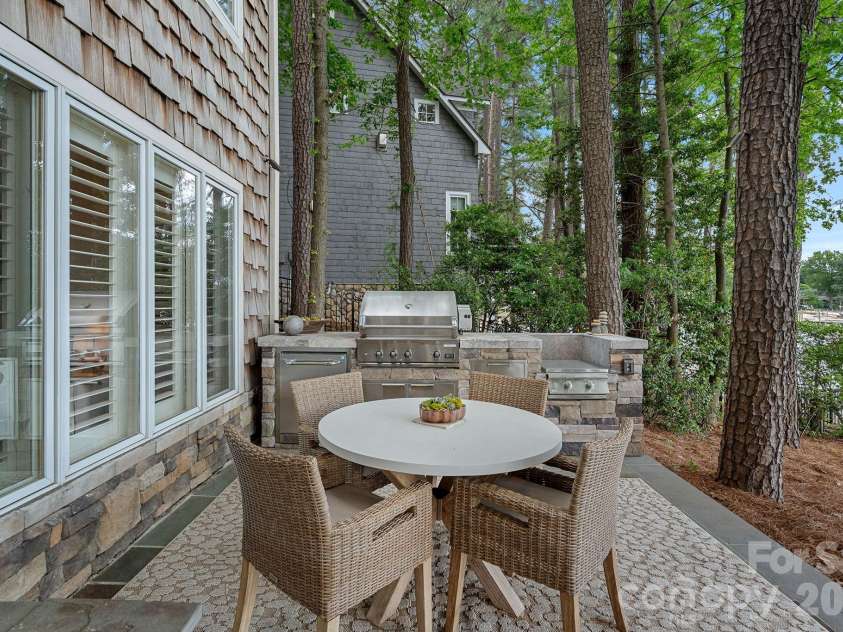 20931 Island Forest Drive, Cornelius, NC 28031.  MLS# CAR4369971, YatesRealty ID 21539. 