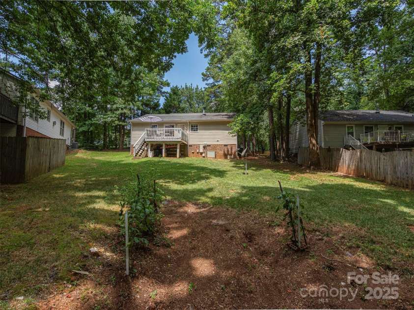 7015 Ware Road, Charlotte, NC 28212.  MLS# CAR4270601, YatesRealty ID 21539. 