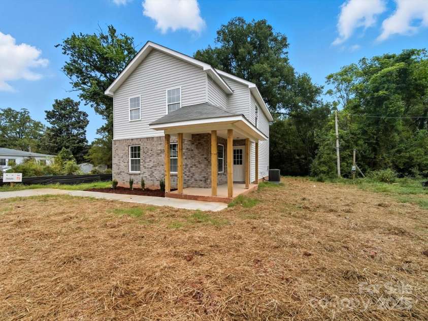 1118 Sanders Street, Rock Hill, SC 29732.  MLS# CAR4330022, YatesRealty ID 2154. 