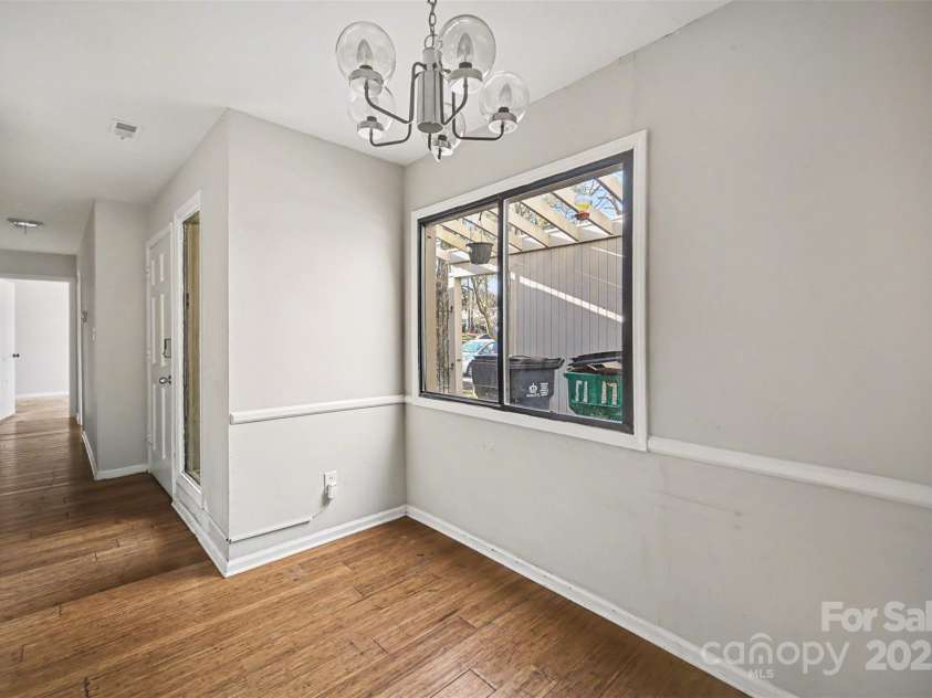 7913 Horse Chestnut Lane, Charlotte, NC 28277.  MLS# CAR4332056, YatesRealty ID 2154. Breakfast Nook