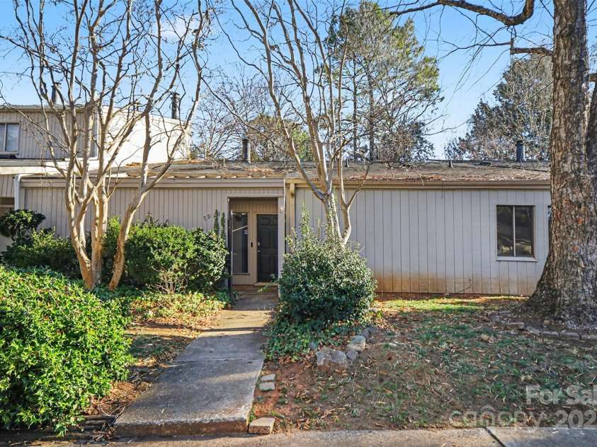 7913 Horse Chestnut Lane, Charlotte, NC 28277.  MLS# CAR4332056, YatesRealty ID 2154. Front Exterior