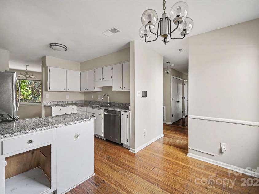 7913 Horse Chestnut Lane, Charlotte, NC 28277.  MLS# CAR4332056, YatesRealty ID 2154. Kitchen into breakfast nook