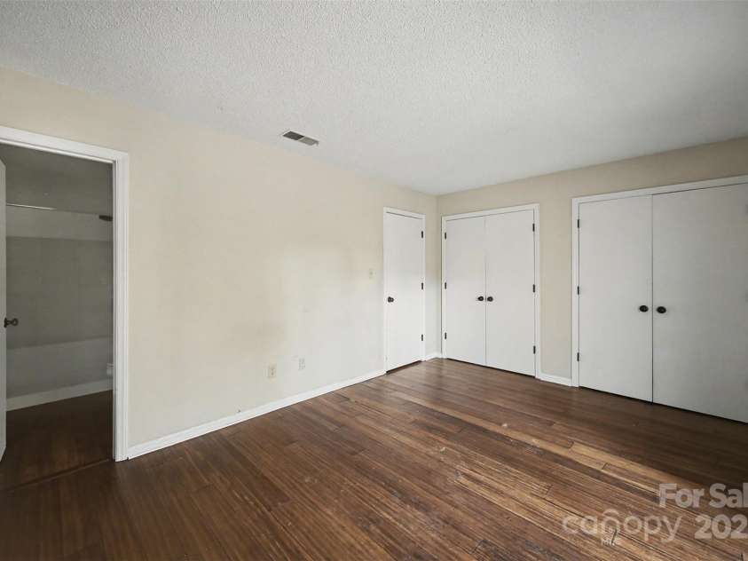 7913 Horse Chestnut Lane, Charlotte, NC 28277.  MLS# CAR4332056, YatesRealty ID 2154. Primary Bedroom