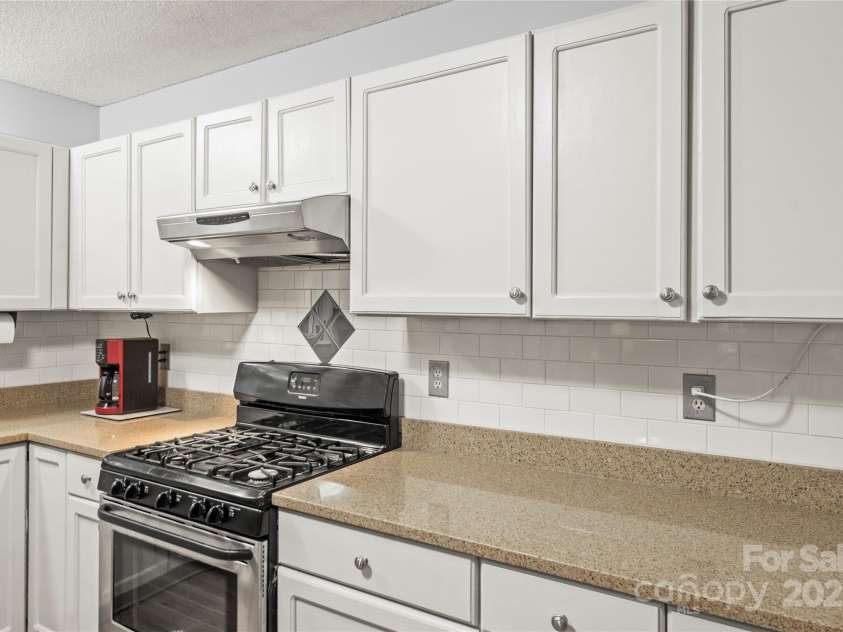 171 Highland Woods Court, Denver, NC 28037.  MLS# CAR4271450, YatesRealty ID 21540. 