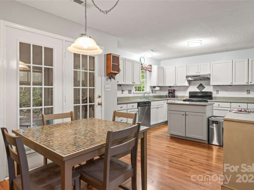 171 Highland Woods Court, Denver, NC 28037.  MLS# CAR4271450, YatesRealty ID 21540. 