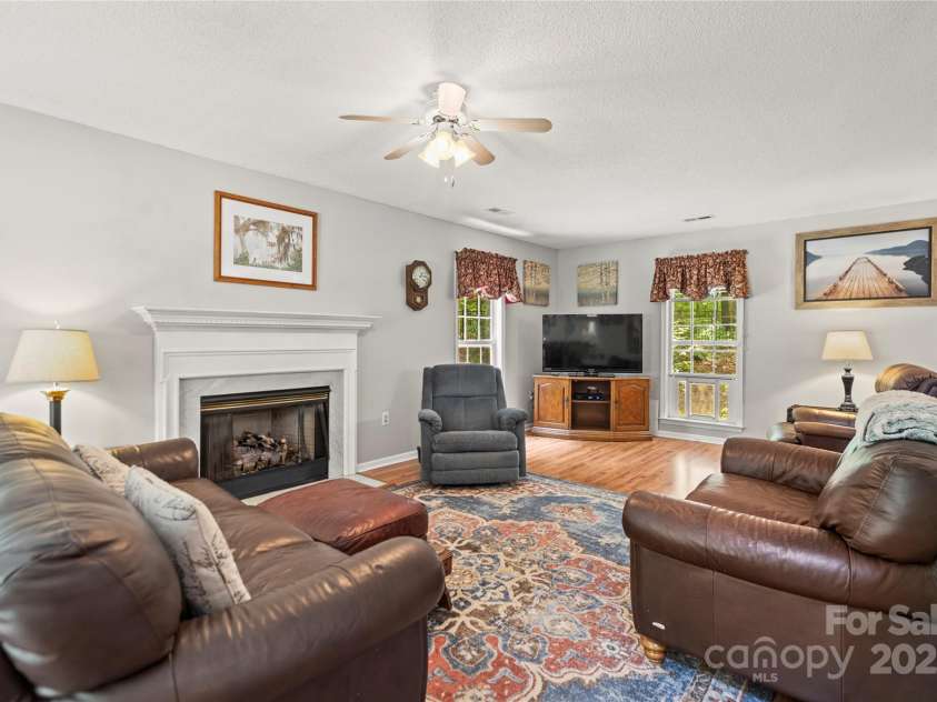 171 Highland Woods Court, Denver, NC 28037.  MLS# CAR4271450, YatesRealty ID 21540. 