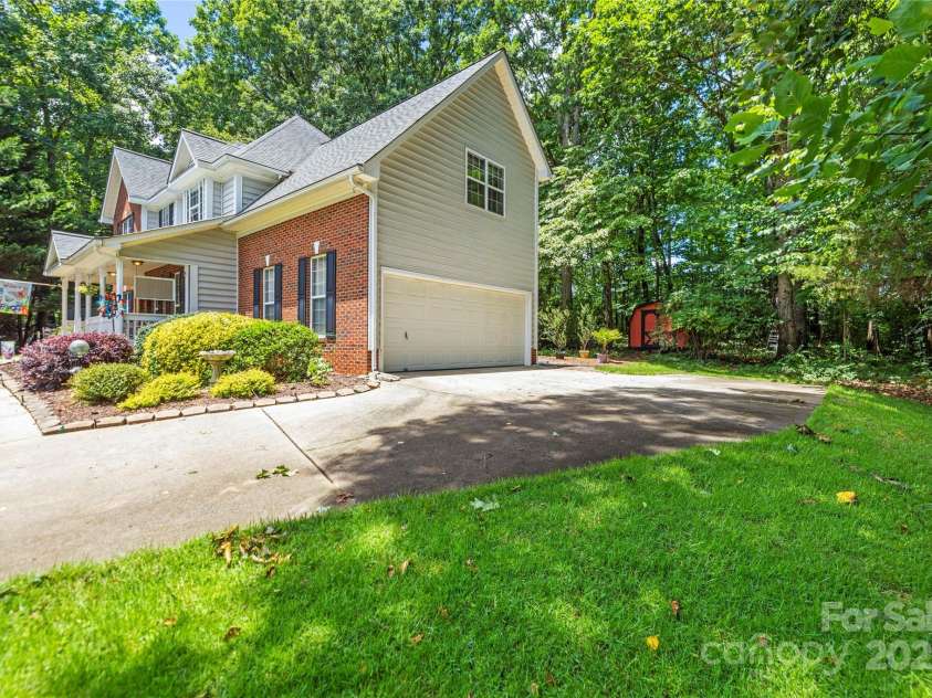171 Highland Woods Court, Denver, NC 28037.  MLS# CAR4271450, YatesRealty ID 21540. 