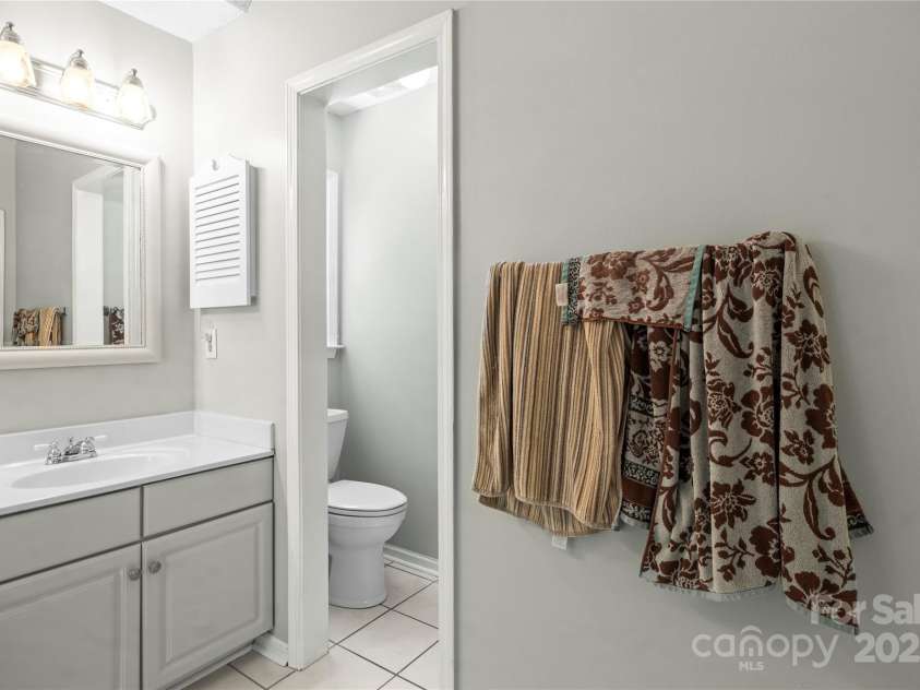 171 Highland Woods Court, Denver, NC 28037.  MLS# CAR4271450, YatesRealty ID 21540. 