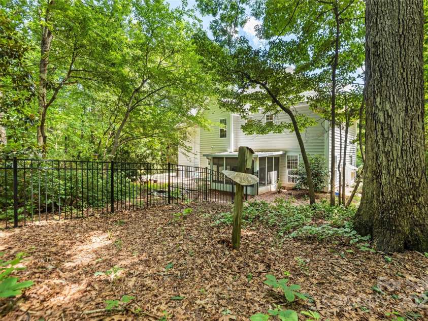 171 Highland Woods Court, Denver, NC 28037.  MLS# CAR4271450, YatesRealty ID 21540. 