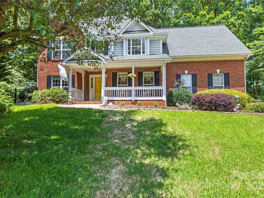 171 Highland Woods Court, Denver, NC 28037.  MLS# CAR4271450, YatesRealty ID 21540. 