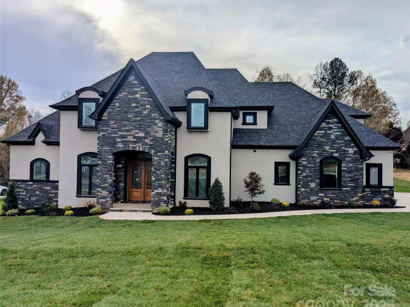 110 Hunts Landing Drive, Mooresville, NC 28117.  MLS# CAR4324789, YatesRealty ID 21542. 