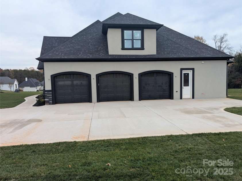 110 Hunts Landing Drive, Mooresville, NC 28117.  MLS# CAR4324789, YatesRealty ID 21542. 