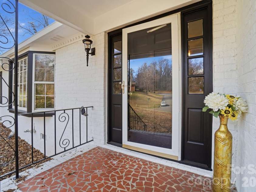 6803 Pencade Lane, Charlotte, NC 28215.  MLS# CAR4349519, YatesRealty ID 21542. 