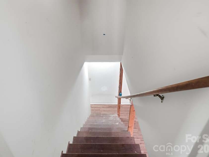 6803 Pencade Lane, Charlotte, NC 28215.  MLS# CAR4349519, YatesRealty ID 21542. 