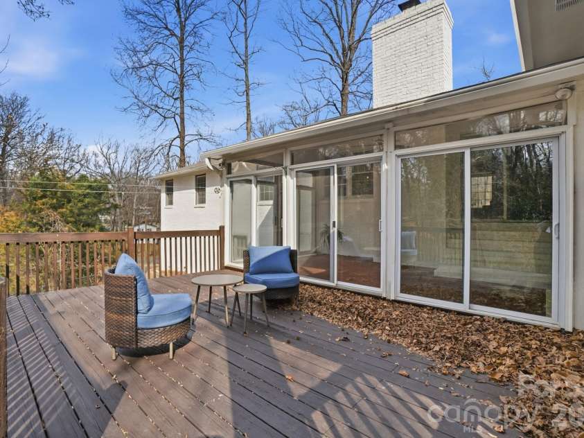 6803 Pencade Lane, Charlotte, NC 28215.  MLS# CAR4349519, YatesRealty ID 21542. 