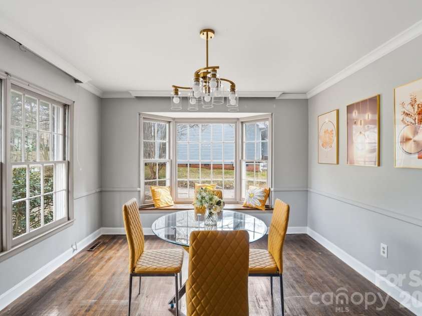 6803 Pencade Lane, Charlotte, NC 28215.  MLS# CAR4349519, YatesRealty ID 21542. Dining room