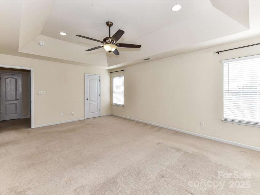 1016 Yellow Daisy Drive, Matthews, NC 28104.  MLS# CAR4268093, YatesRealty ID 21543. 