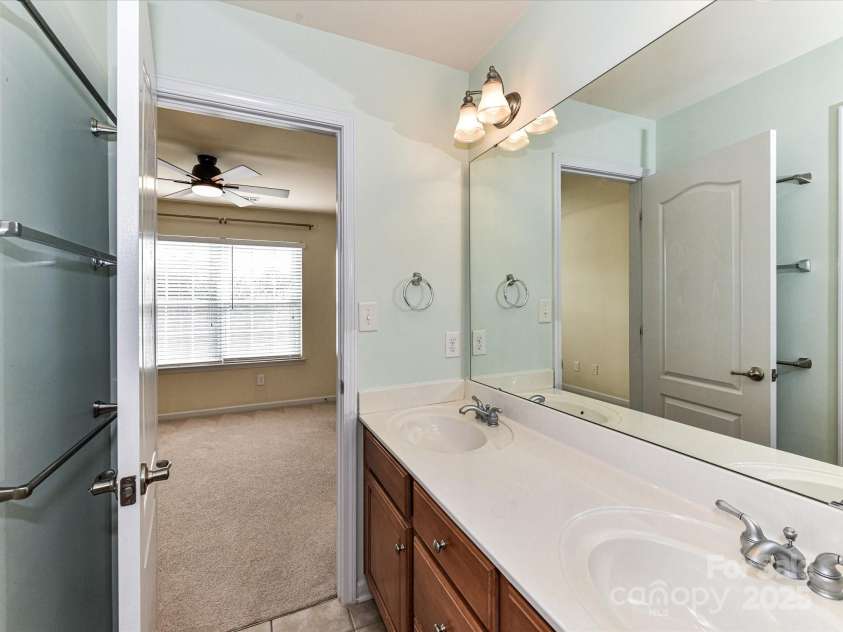 1016 Yellow Daisy Drive, Matthews, NC 28104.  MLS# CAR4268093, YatesRealty ID 21543. 