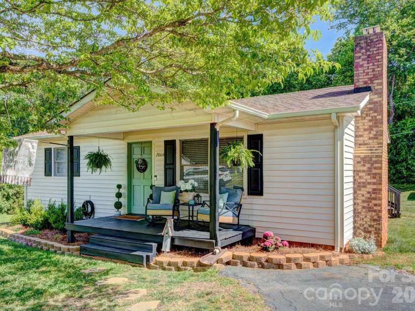 2006 Modern Estates Road, Lincolnton, NC 28092.  MLS# CAR4379964, YatesRealty ID 21544. 