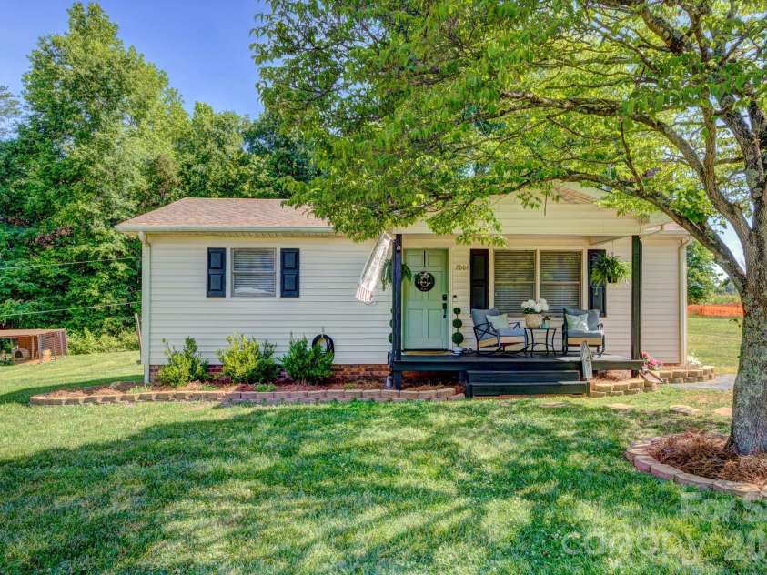 2006 Modern Estates Road, Lincolnton, NC 28092.  MLS# CAR4379964, YatesRealty ID 21544. 