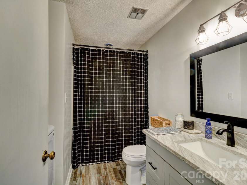 2006 Modern Estates Road, Lincolnton, NC 28092.  MLS# CAR4379964, YatesRealty ID 21544. 
