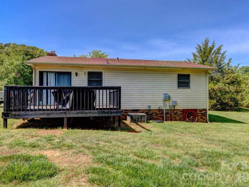2006 Modern Estates Road, Lincolnton, NC 28092.  MLS# CAR4379964, YatesRealty ID 21544. 