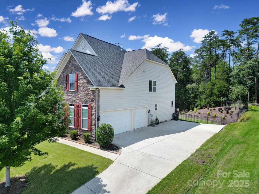 510 Placid Court, Tega Cay, SC 29708.  MLS# CAR4270194, YatesRealty ID 21544. 