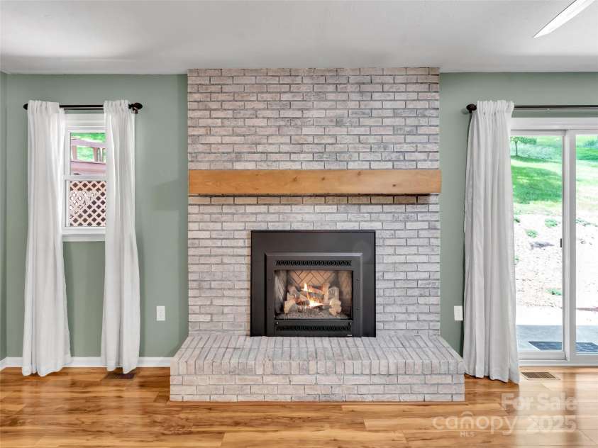 110 Stoney Brook Drive, Clyde, NC 28721.  MLS# CAR4268277, YatesRealty ID 21547. 