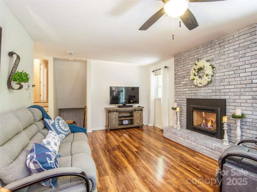 110 Stoney Brook Drive, Clyde, NC 28721.  MLS# CAR4268277, YatesRealty ID 21547. 