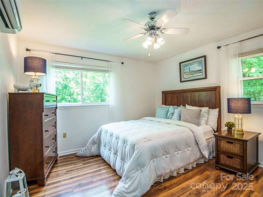 110 Stoney Brook Drive, Clyde, NC 28721.  MLS# CAR4268277, YatesRealty ID 21547. 