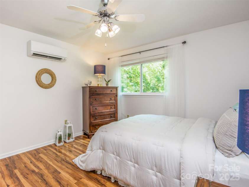 110 Stoney Brook Drive, Clyde, NC 28721.  MLS# CAR4268277, YatesRealty ID 21547. 