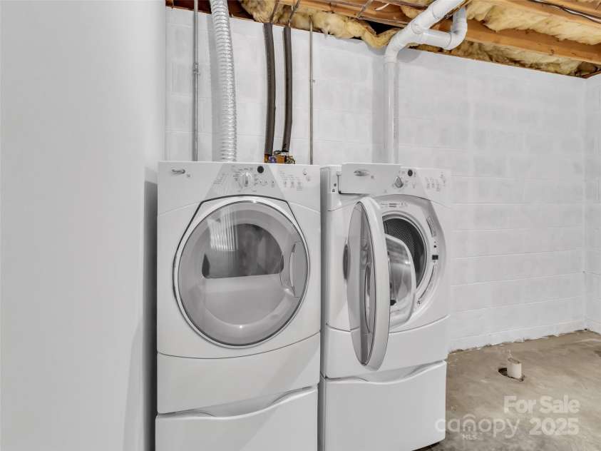 110 Stoney Brook Drive, Clyde, NC 28721.  MLS# CAR4268277, YatesRealty ID 21547. 