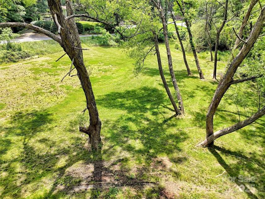 110 Stoney Brook Drive, Clyde, NC 28721.  MLS# CAR4268277, YatesRealty ID 21547. 