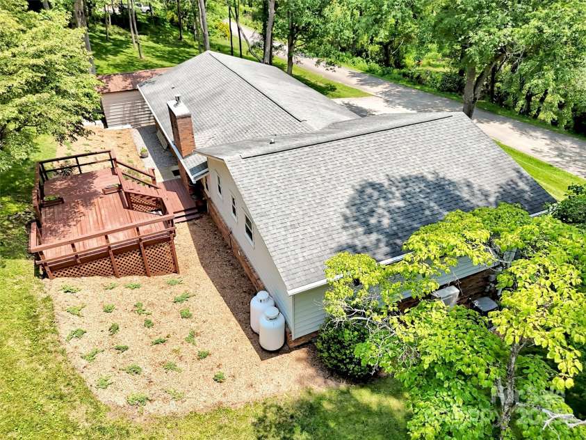 110 Stoney Brook Drive, Clyde, NC 28721.  MLS# CAR4268277, YatesRealty ID 21547. 