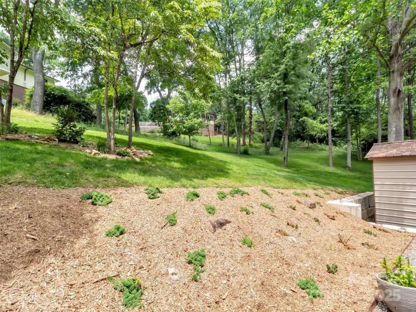 110 Stoney Brook Drive, Clyde, NC 28721.  MLS# CAR4268277, YatesRealty ID 21547. 