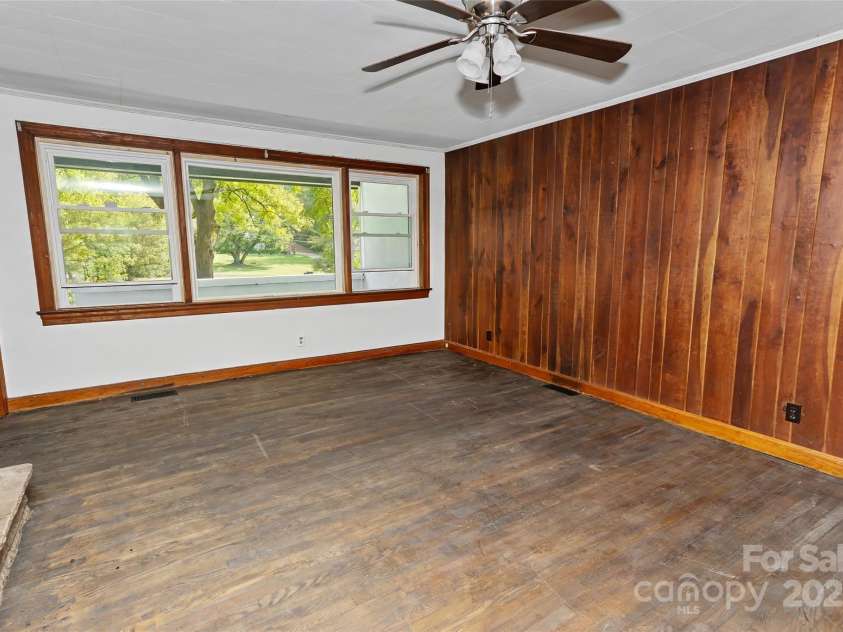 158 Allen Drive, Fletcher, NC 28732.  MLS# CAR4185254, YatesRealty ID 21548. 