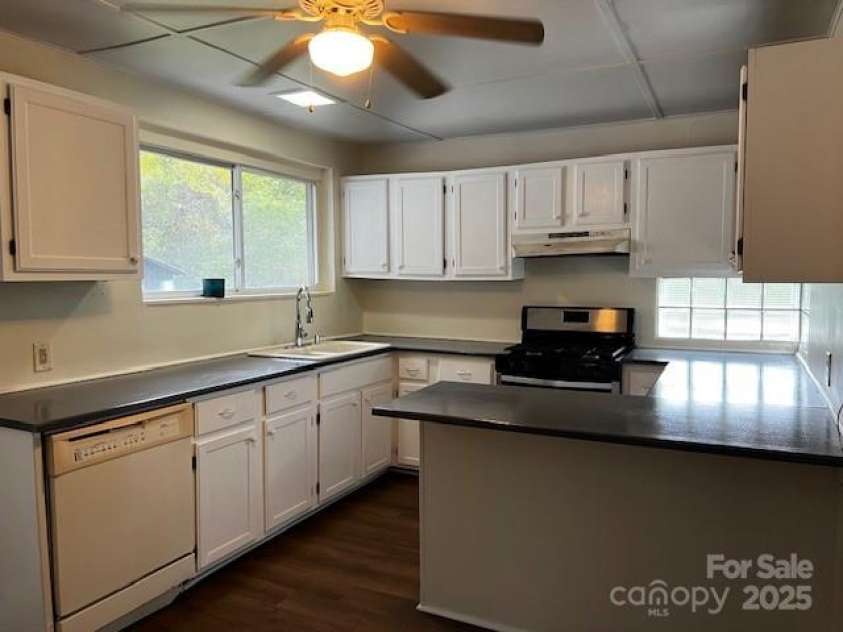 158 Allen Drive, Fletcher, NC 28732.  MLS# CAR4185254, YatesRealty ID 21548. 