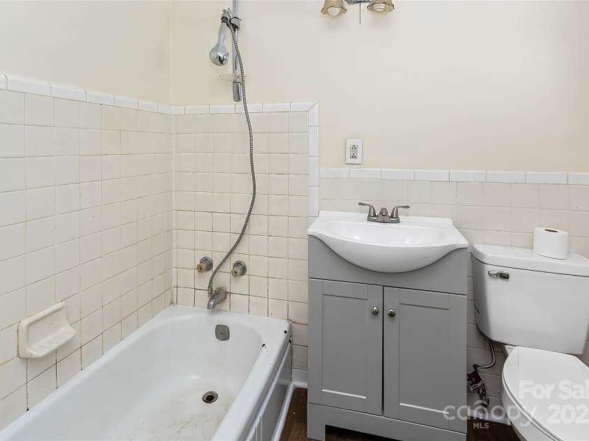 158 Allen Drive, Fletcher, NC 28732.  MLS# CAR4185254, YatesRealty ID 21548. 