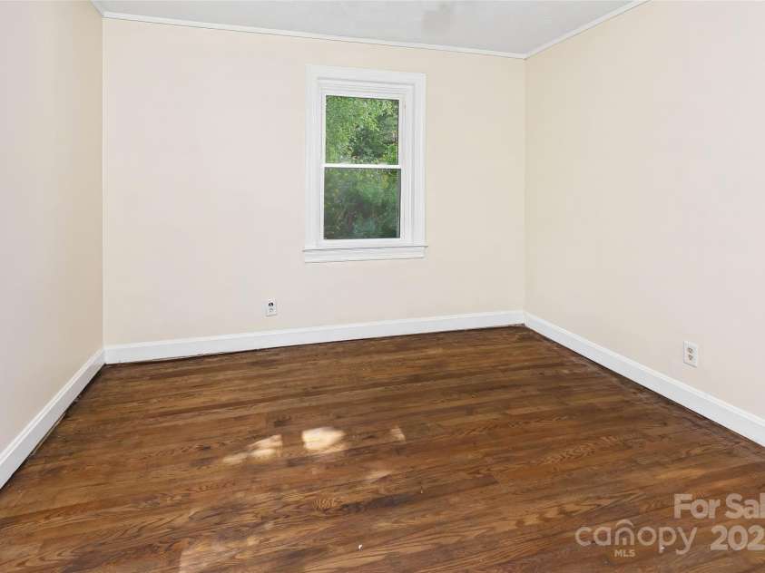 158 Allen Drive, Fletcher, NC 28732.  MLS# CAR4185254, YatesRealty ID 21548. 
