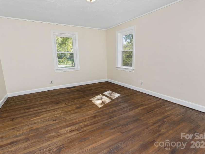 158 Allen Drive, Fletcher, NC 28732.  MLS# CAR4185254, YatesRealty ID 21548. 