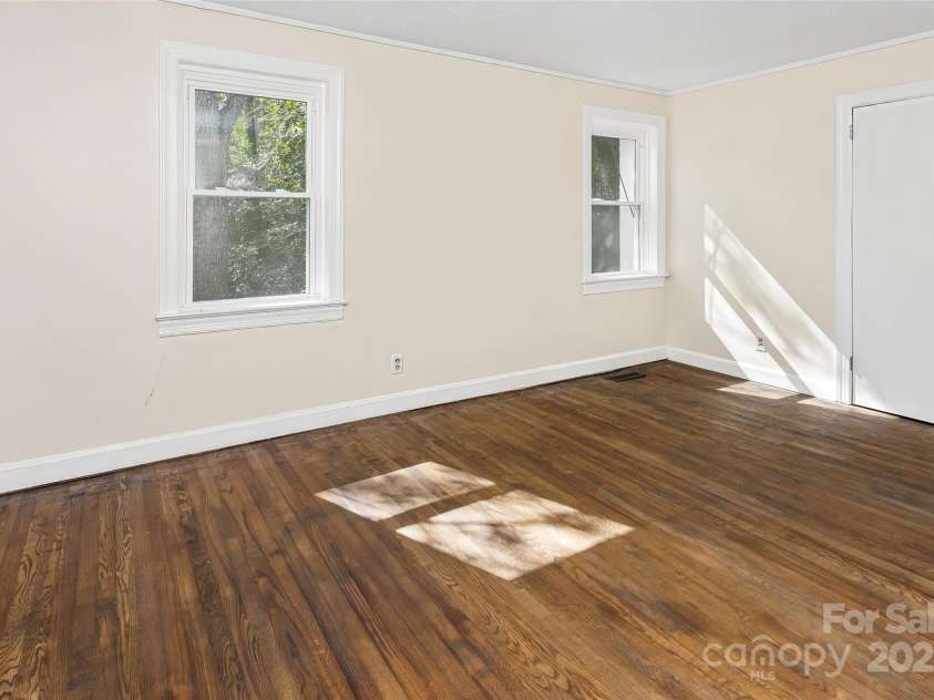 158 Allen Drive, Fletcher, NC 28732.  MLS# CAR4185254, YatesRealty ID 21548. 