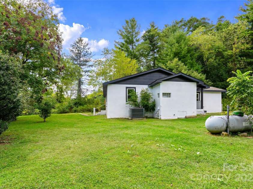158 Allen Drive, Fletcher, NC 28732.  MLS# CAR4185254, YatesRealty ID 21548. 