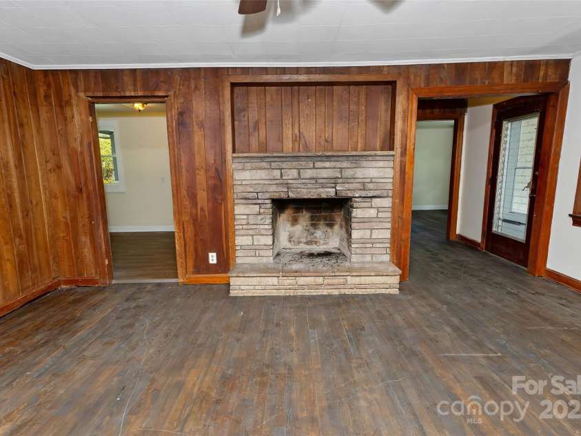 158 Allen Drive, Fletcher, NC 28732.  MLS# CAR4185254, YatesRealty ID 21548. And a wood burning fireplace!