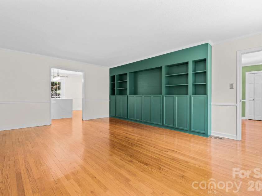3132 Stoney Brook Drive, Lenoir, NC 28645.  MLS# CAR4403414, YatesRealty ID 21548. 