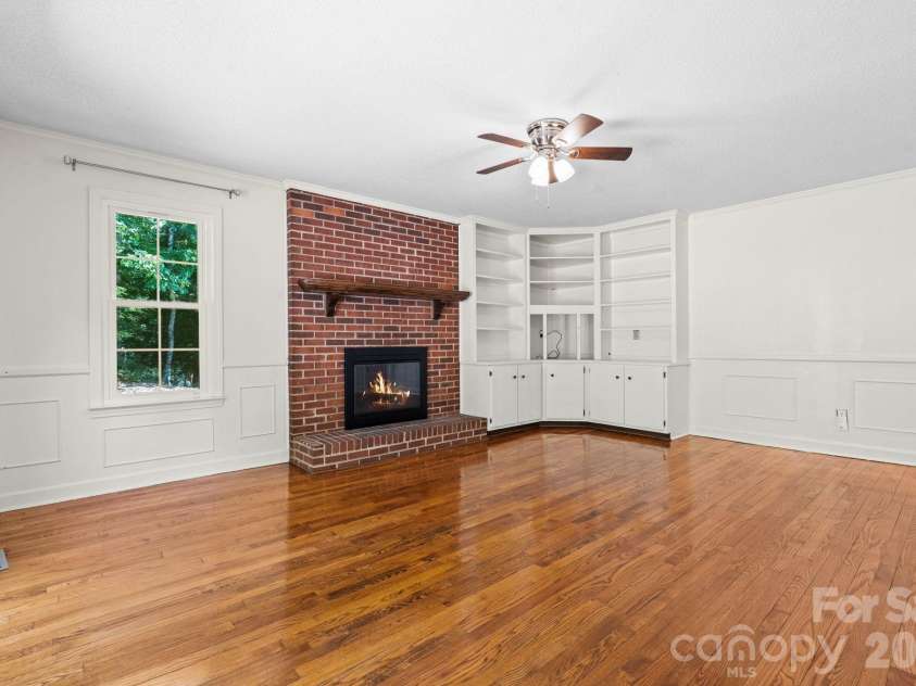 3132 Stoney Brook Drive, Lenoir, NC 28645.  MLS# CAR4403414, YatesRealty ID 21548. 