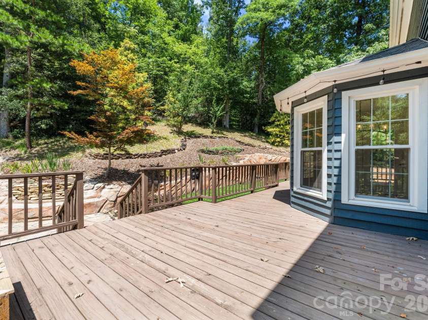 3132 Stoney Brook Drive, Lenoir, NC 28645.  MLS# CAR4403414, YatesRealty ID 21548. 