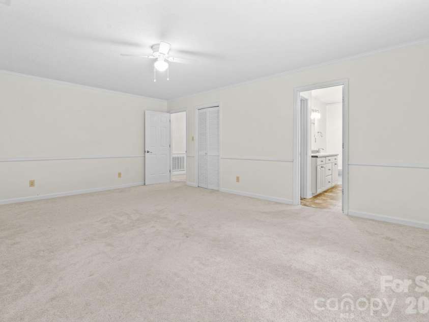 3132 Stoney Brook Drive, Lenoir, NC 28645.  MLS# CAR4403414, YatesRealty ID 21548. 