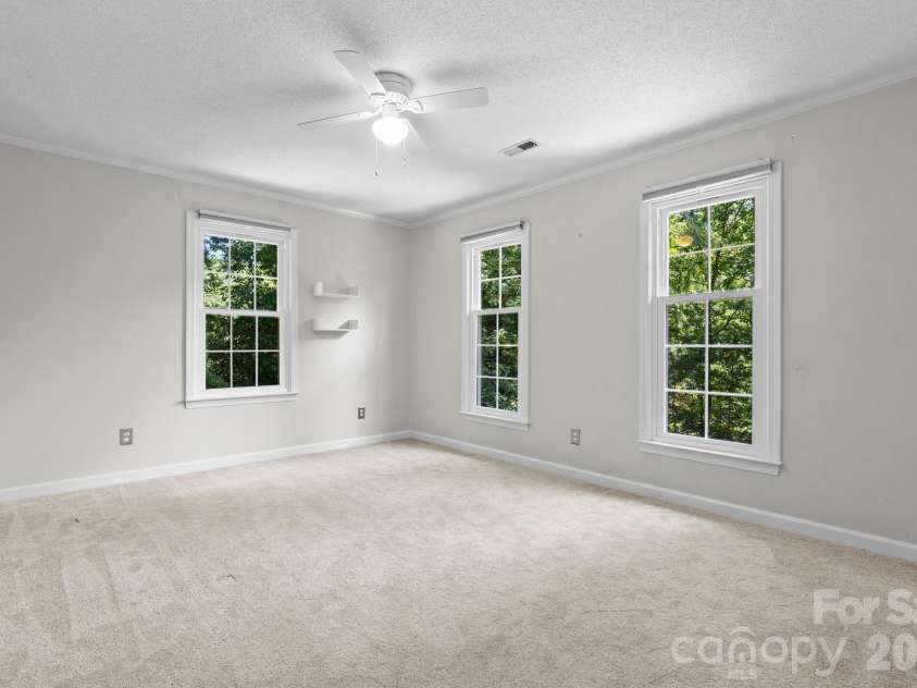 3132 Stoney Brook Drive, Lenoir, NC 28645.  MLS# CAR4403414, YatesRealty ID 21548. 