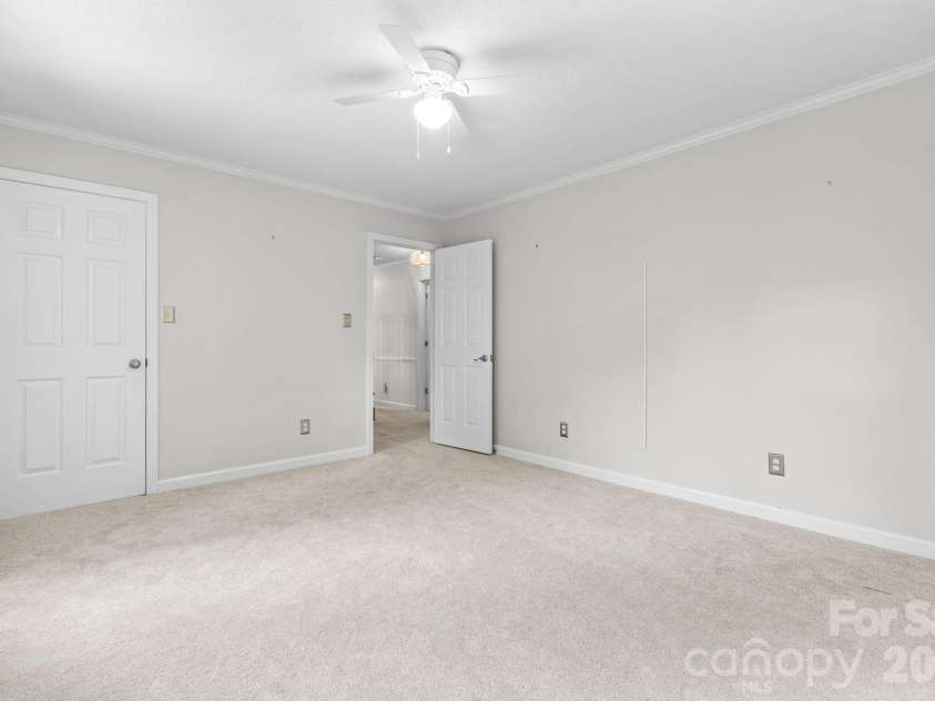 3132 Stoney Brook Drive, Lenoir, NC 28645.  MLS# CAR4403414, YatesRealty ID 21548. 