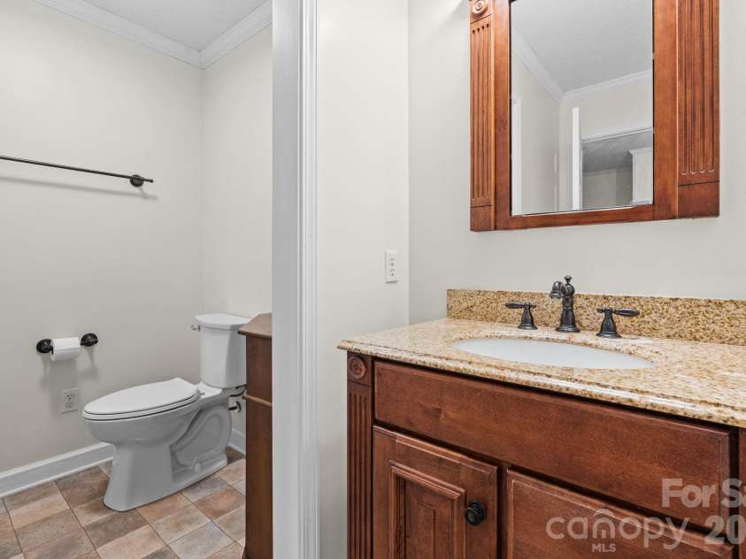 3132 Stoney Brook Drive, Lenoir, NC 28645.  MLS# CAR4403414, YatesRealty ID 21548. 